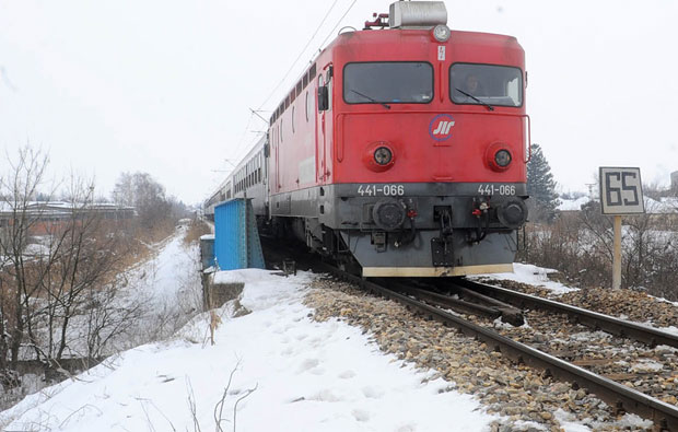 ПОСЛЕ ДВЕ ДЕЦЕНИЈЕ: Воз из Београда до Косовске Митровице